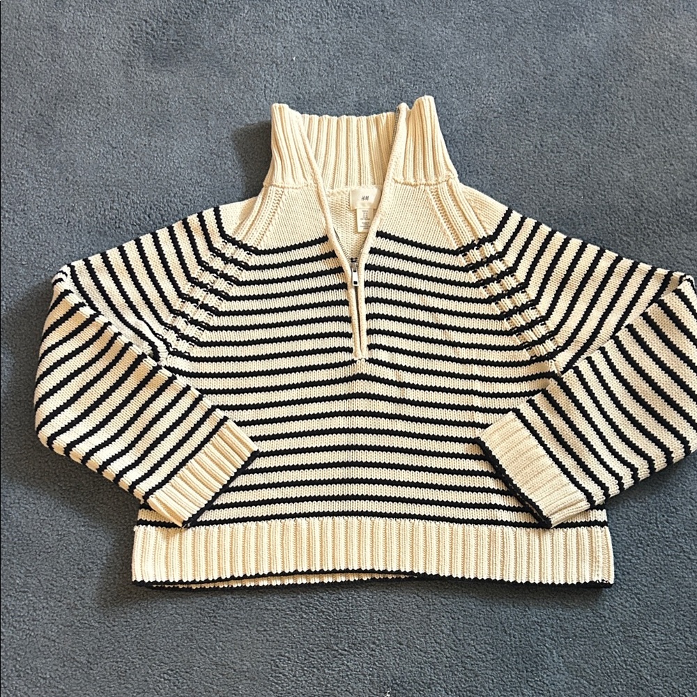 Striped Half-Zip Ribbed Turtleneck Sweater - Cream & Navy Blue